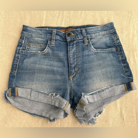 JOE’S JEANS blue Jean denim shorts frayed cut off bottoms. Comfortable s… - Picture 1 of 11